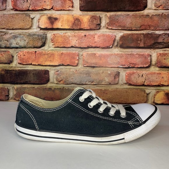 Chuck Taylor All Star Black lows - Kids Size 6 - Picture 4 of 5